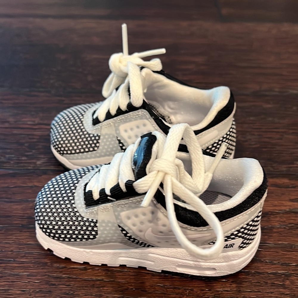 NWOT Nike air max